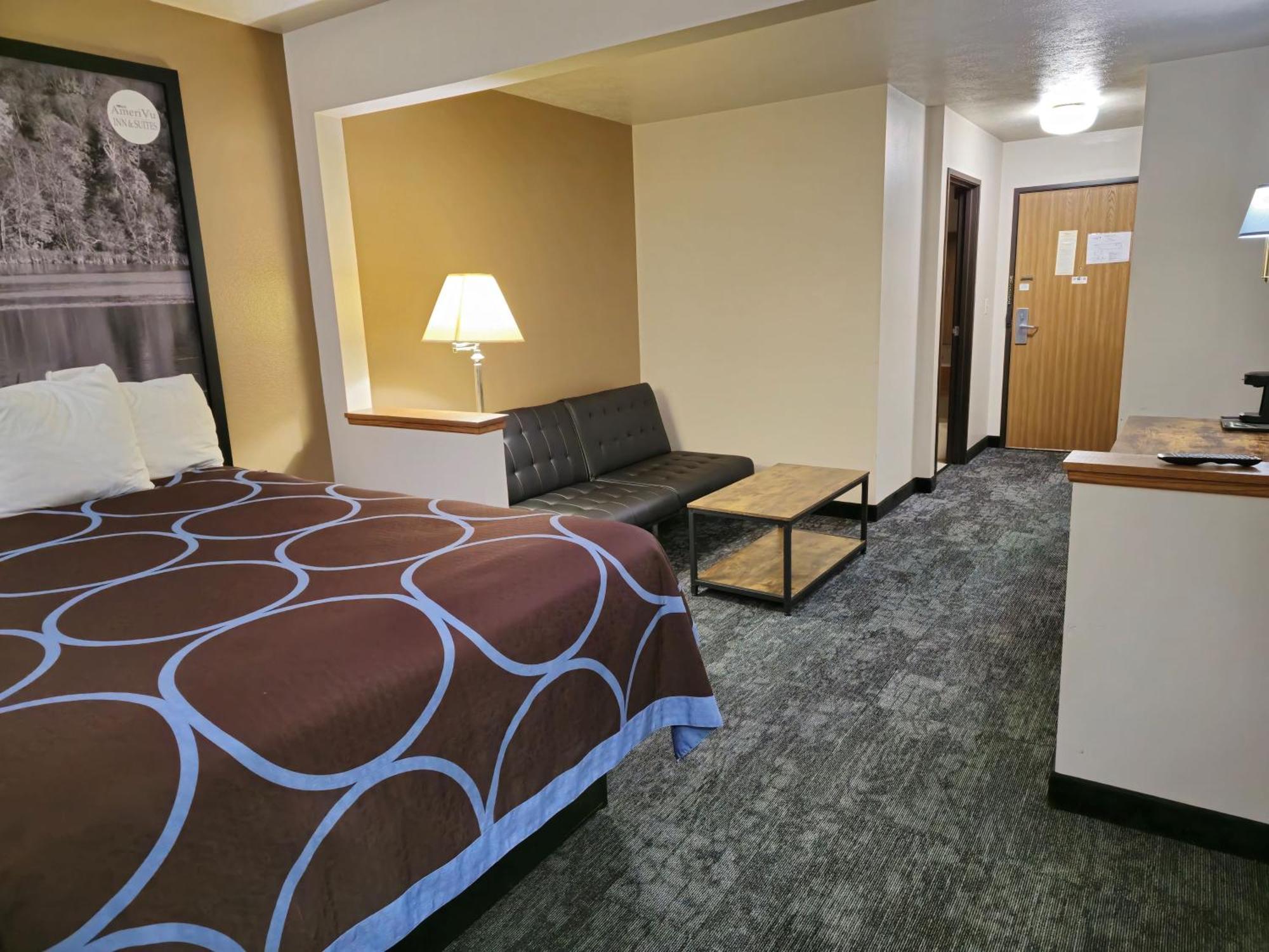 Amerivu Inn And Suites Shawano Wi Exteriör bild