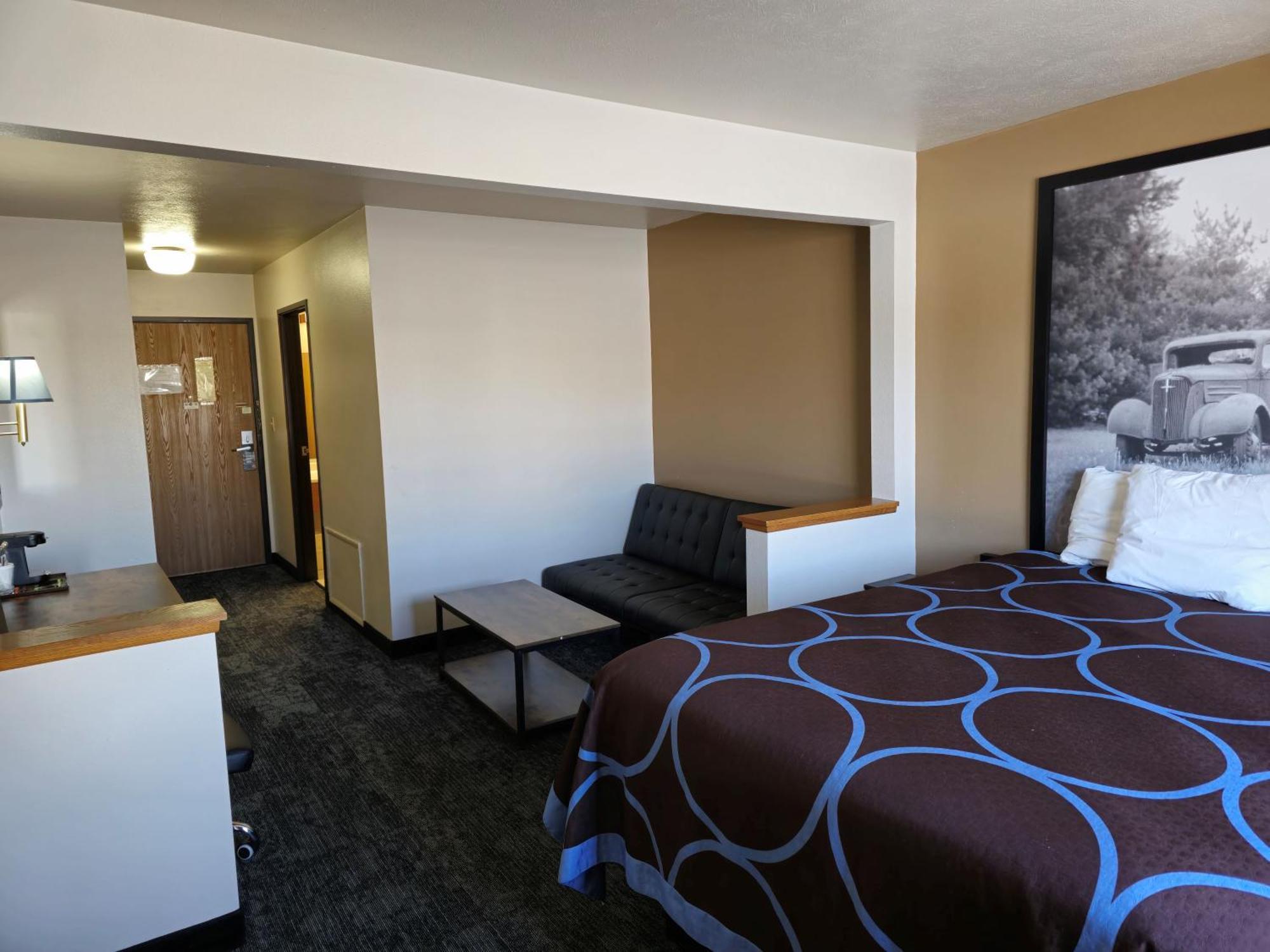 Amerivu Inn And Suites Shawano Wi Exteriör bild